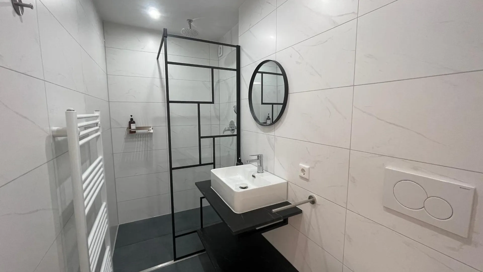Urban Bliss Newly Renovated Apartment Nuremberg